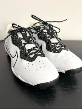 Nike Women’s Flag Football Cleats – Size 9